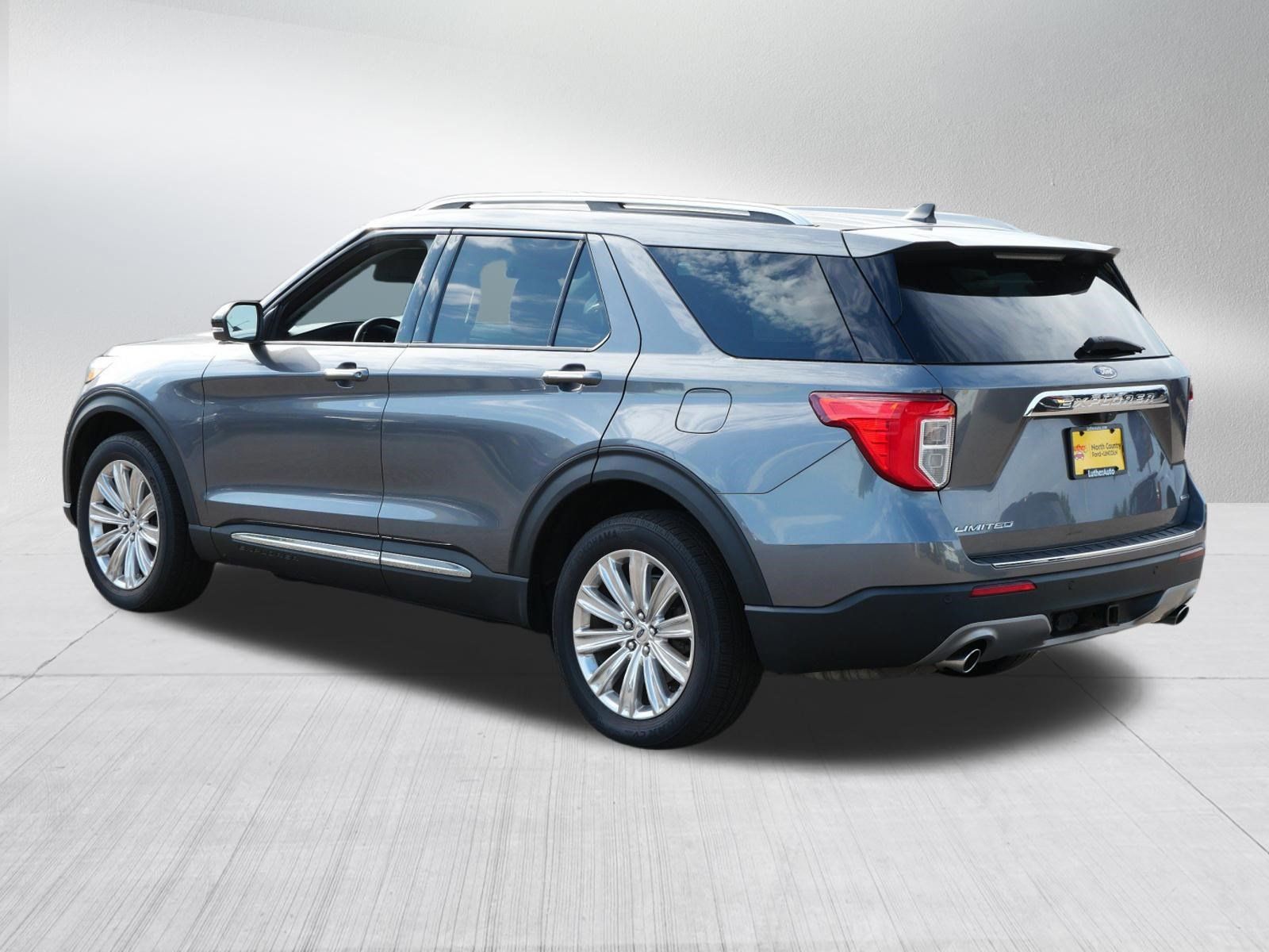 Certified 2021 Ford Explorer Limited w/ Hybrid Equipment Group 310A AWD/4WD image 5
