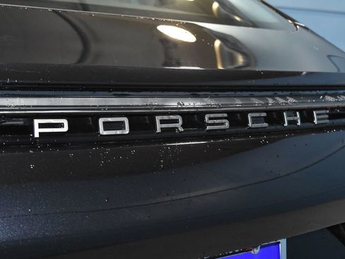 Used 2023 Porsche Panamera 4 Platinum Edition image 29