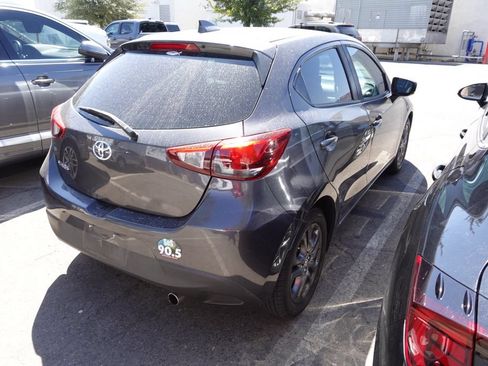 Used 2020 Toyota Yaris LE FWD image 3
