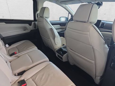Used 2025 Honda Odyssey Touring image 11