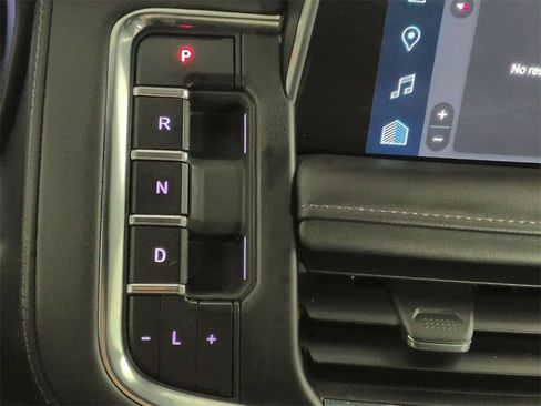 Used 2024 Chevrolet Tahoe Z71 w/ Luxury Package image 16