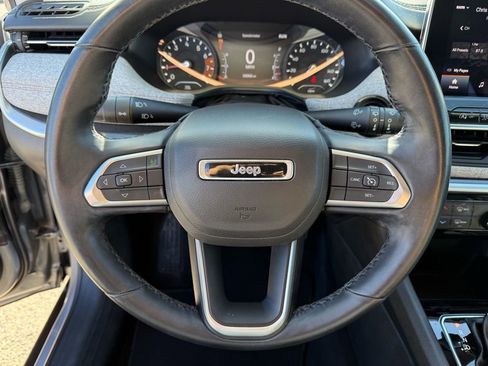 Used 2022 Jeep Compass Latitude image 20