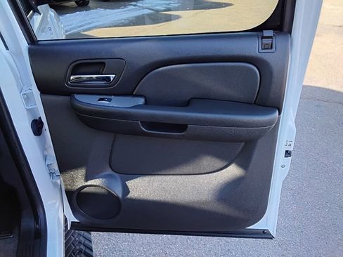 Used 2010 Chevrolet Avalanche LT w/ Luxury Package image 16