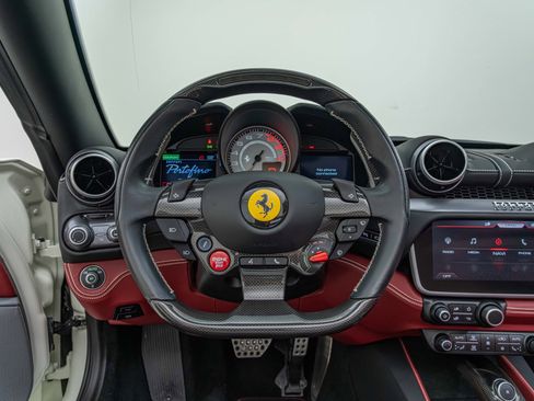 Certified 2020 Ferrari Portofino Base image 29