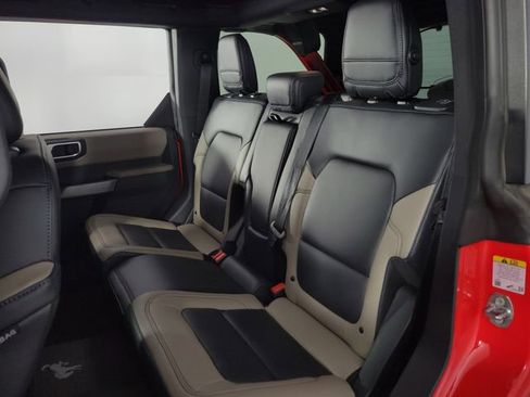 Used 2023 Ford Bronco Wildtrak image 17