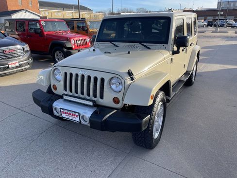 Used 2011 Jeep Wrangler Unlimited Sahara w/ Connectivity Group AWD/4WD image 6