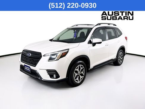 Used 2022 Subaru Forester Premium image 4