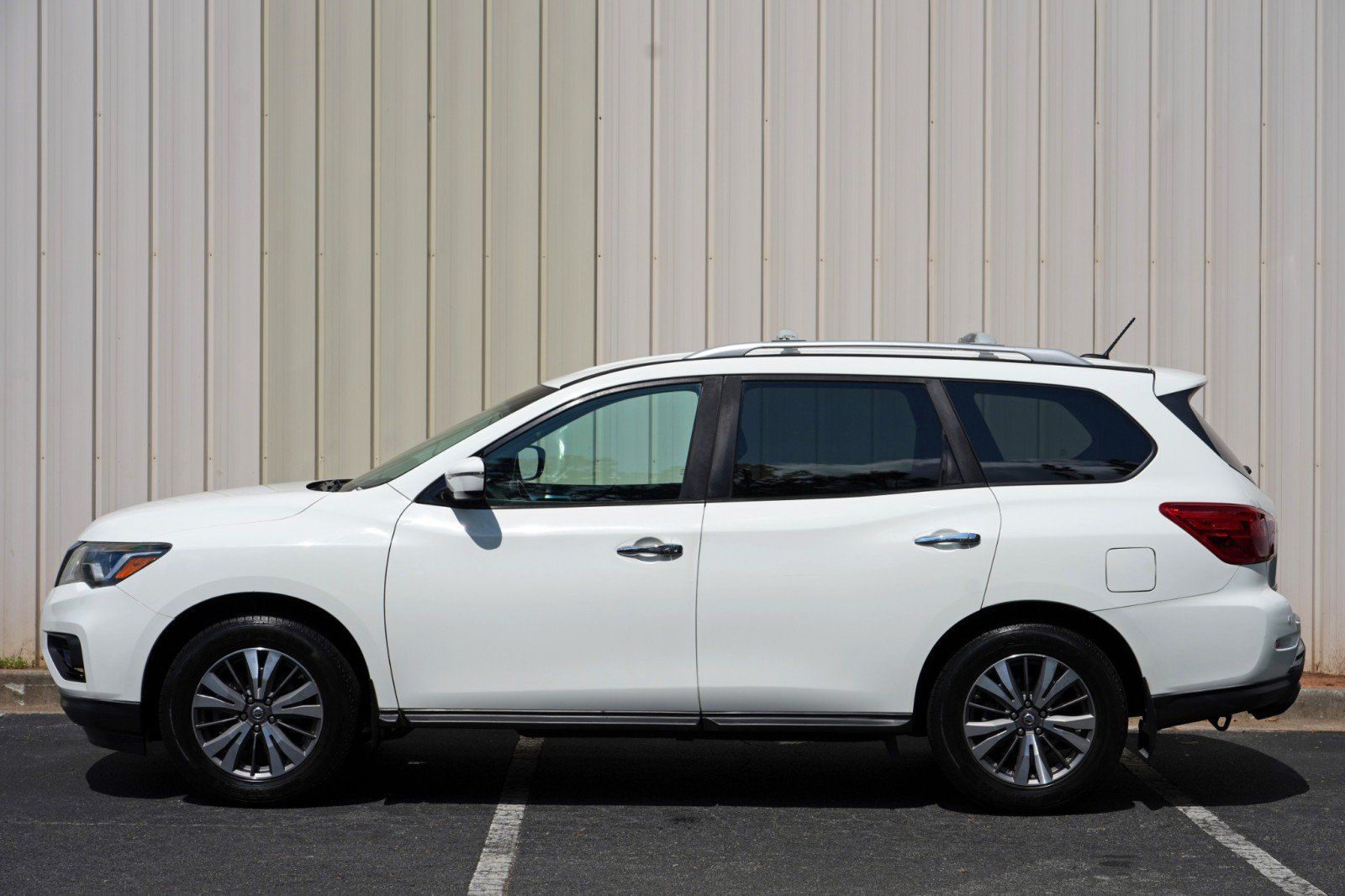 Used 2017 Nissan Pathfinder SV FWD image 45