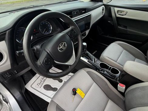 Used 2018 Toyota Corolla LE image 13