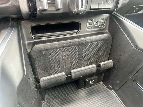 Used 2022 RAM 1500 Laramie AWD/4WD image 26