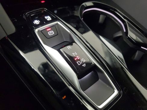 New 2025 Audi Q5 Premium Plus image 32