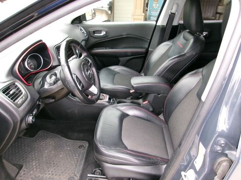 Used 2018 Jeep Compass Trailhawk w/ Navigation Group image 9