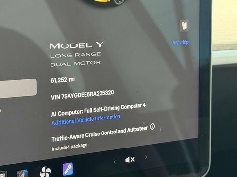 Used 2024 Tesla Model Y Long Range AWD/4WD image 24