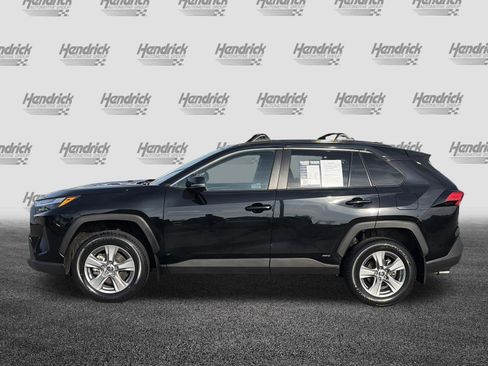 Used 2024 Toyota RAV4 XLE AWD/4WD image 7