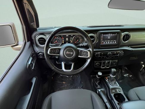 Used 2020 Jeep Wrangler Unlimited Sahara AWD/4WD image 7
