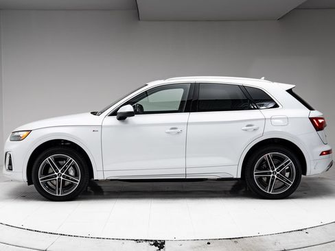 Used 2023 Audi Q5 e Premium w/ Convenience Package AWD/4WD image 2