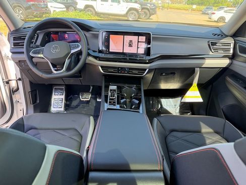 New 2026 Volkswagen Atlas Peak Edition image 28