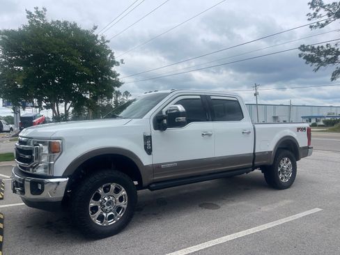 Used 2022 Ford F250 Lariat w/ Chrome Package AWD/4WD image 4