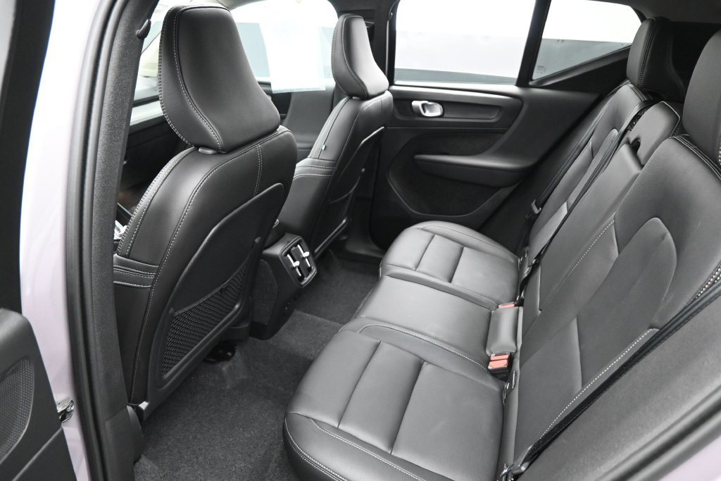 Used 2026 Volvo XC40 B5 Plus AWD/4WD image 23