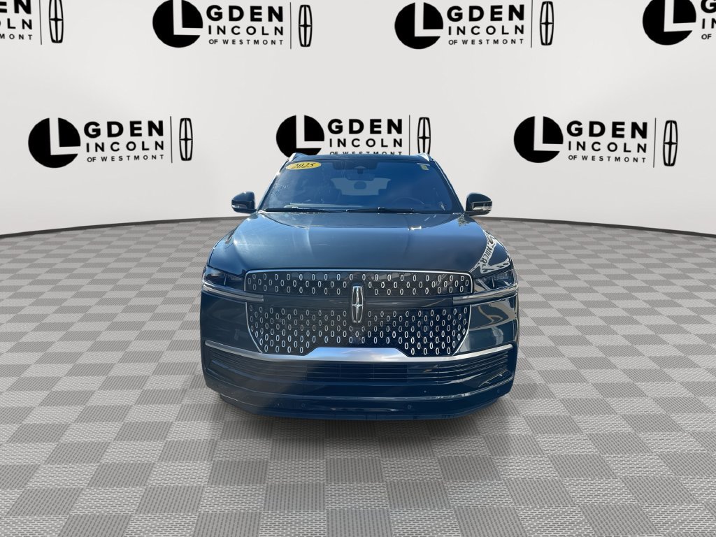 Used 2025 Lincoln Navigator L Reserve AWD/4WD image 3