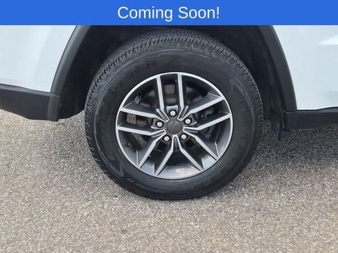 Used 2020 Jeep Grand Cherokee Limited w/ Premium Lighting Group AWD/4WD image 13