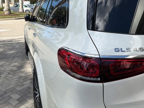 Used 2023 Mercedes-Benz GLS 450 4MATIC image 10
