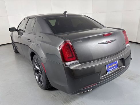 Used 2023 Chrysler 300 S image 6