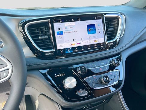 New 2026 Chrysler Pacifica Pinnacle w/ Trailer Tow Group image 15