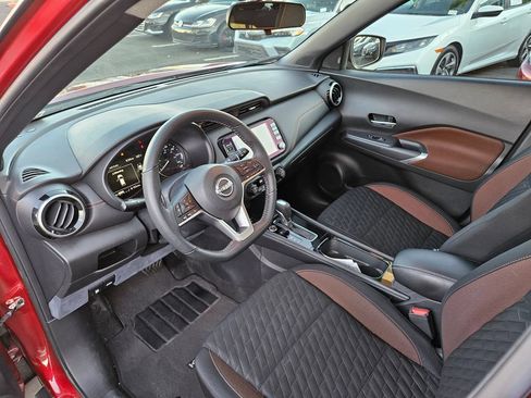 Used 2022 Nissan Kicks SR FWD image 12