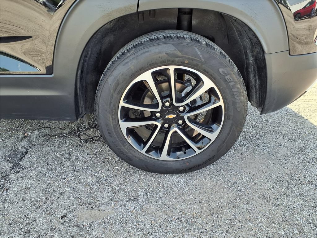 Used 2025 Chevrolet TrailBlazer LT FWD image 24
