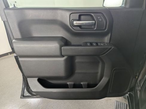 Used 2019 Chevrolet Silverado 1500 Custom Trail Boss w/ Custom Convenience Package image 9