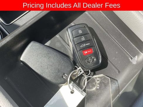 Used 2026 Toyota Tundra Limited AWD/4WD image 36