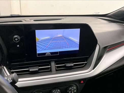 Used 2024 Chevrolet Trax RS FWD image 20