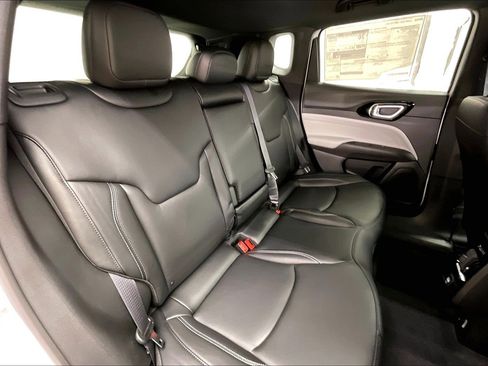 New 2026 Jeep Compass Limited image 10