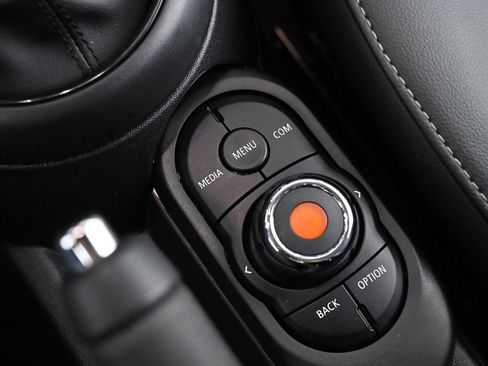 Certified 2022 MINI Cooper 4-Door Hardtop FWD image 19