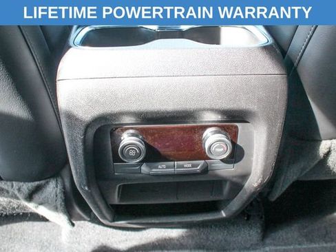 Used 2025 Buick Enclave Preferred AWD/4WD image 16