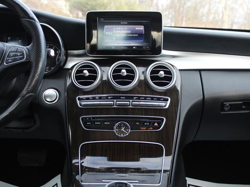 Used 2017 Mercedes-Benz C 300 4MATIC Sedan image 21