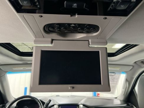 Used 2016 Chevrolet Suburban LTZ AWD/4WD image 31