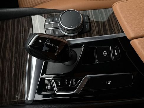 Used 2022 BMW 530i w/ Premium Package image 22