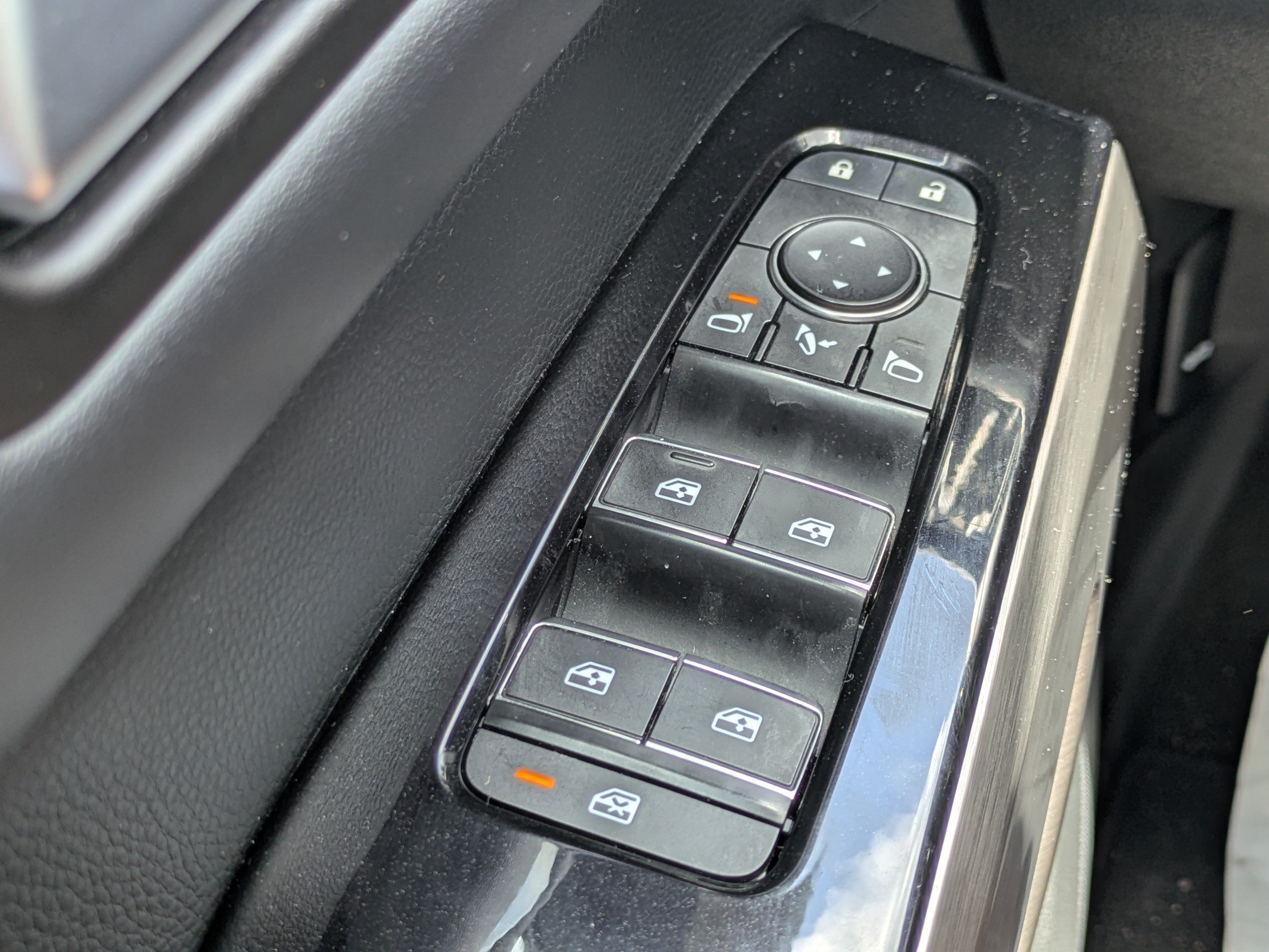 Used 2023 Nissan Pathfinder Platinum w/ Black Appearance Package AWD/4WD image 19
