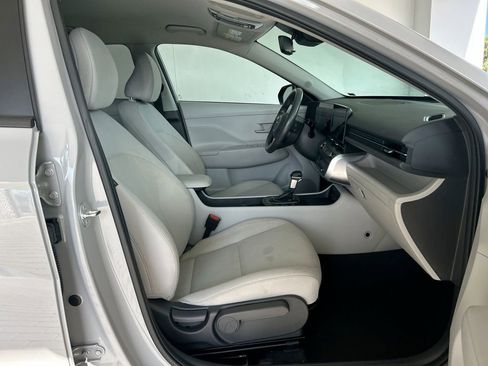 Used 2024 Hyundai Kona SEL FWD image 30