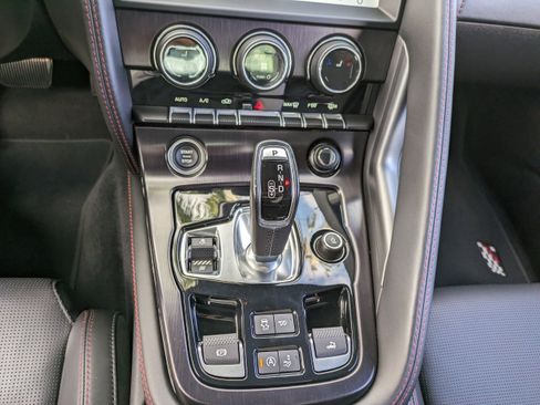 Used 2020 Jaguar F-TYPE Convertible image 16