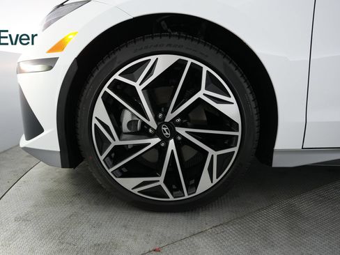Used 2024 Hyundai Ioniq 6 SEL RWD image 19