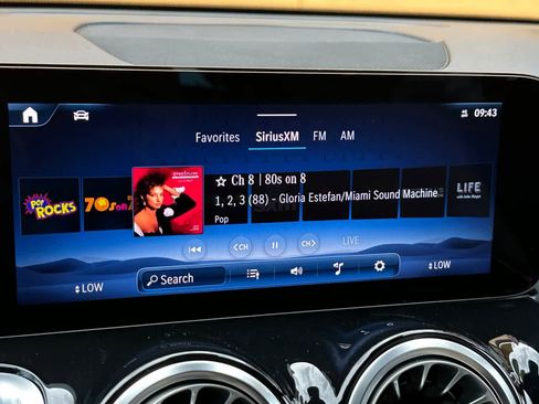 Certified 2025 Mercedes-Benz GLB 250 image 17