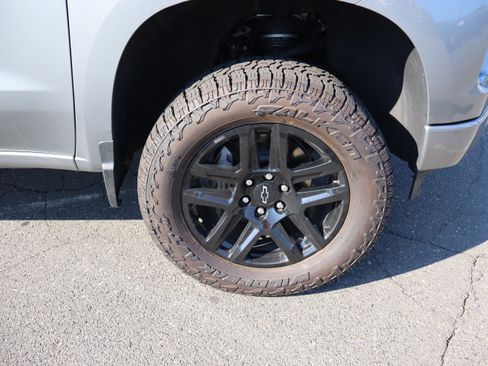 Used 2025 Chevrolet Silverado 1500 RST AWD/4WD image 36