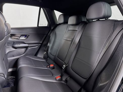 Used 2026 Mercedes-Benz GLC 300 image 8