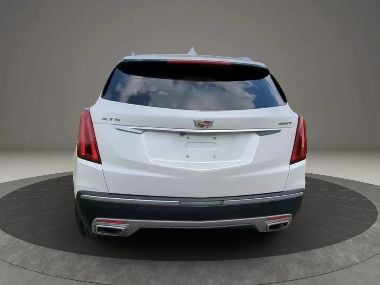 Used 2020 Cadillac XT5 Premium Luxury w/ LPO, Floor Liner Package FWD image 3