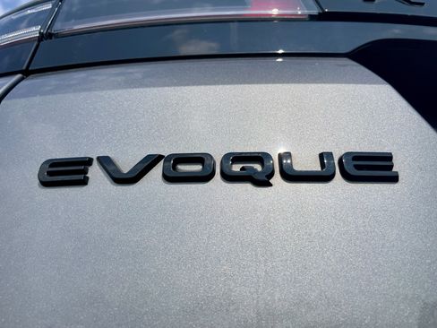 Certified 2025 Land Rover Range Rover Evoque Dynamic SE AWD/4WD image 33