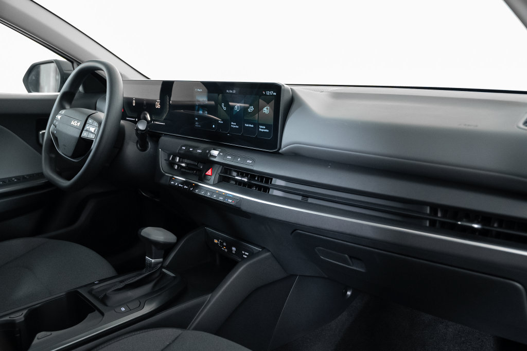 Used 2025 Kia K4 FWD image 34