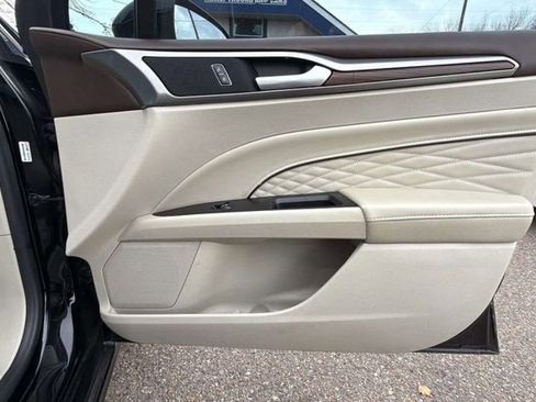 Used 2017 Ford Fusion Platinum image 18